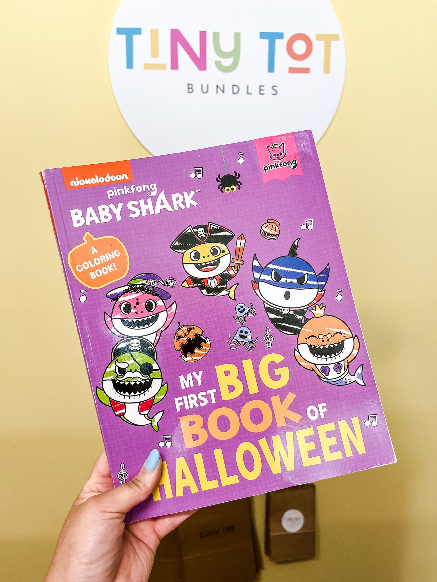 Pinkfong Halloween Baby Shark Coloring book